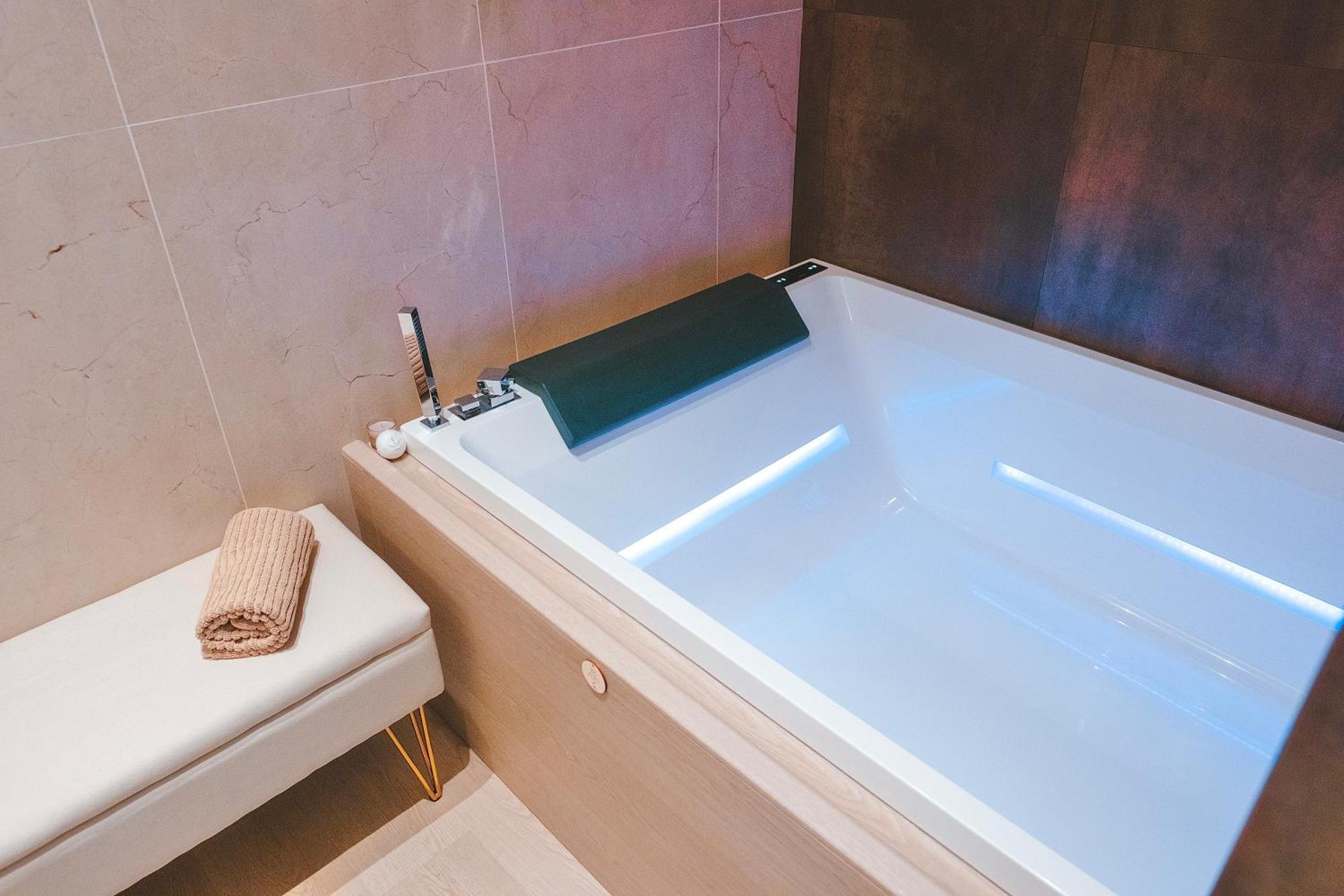 18Zero2 Luxury Rooms Bari Kültér fotó