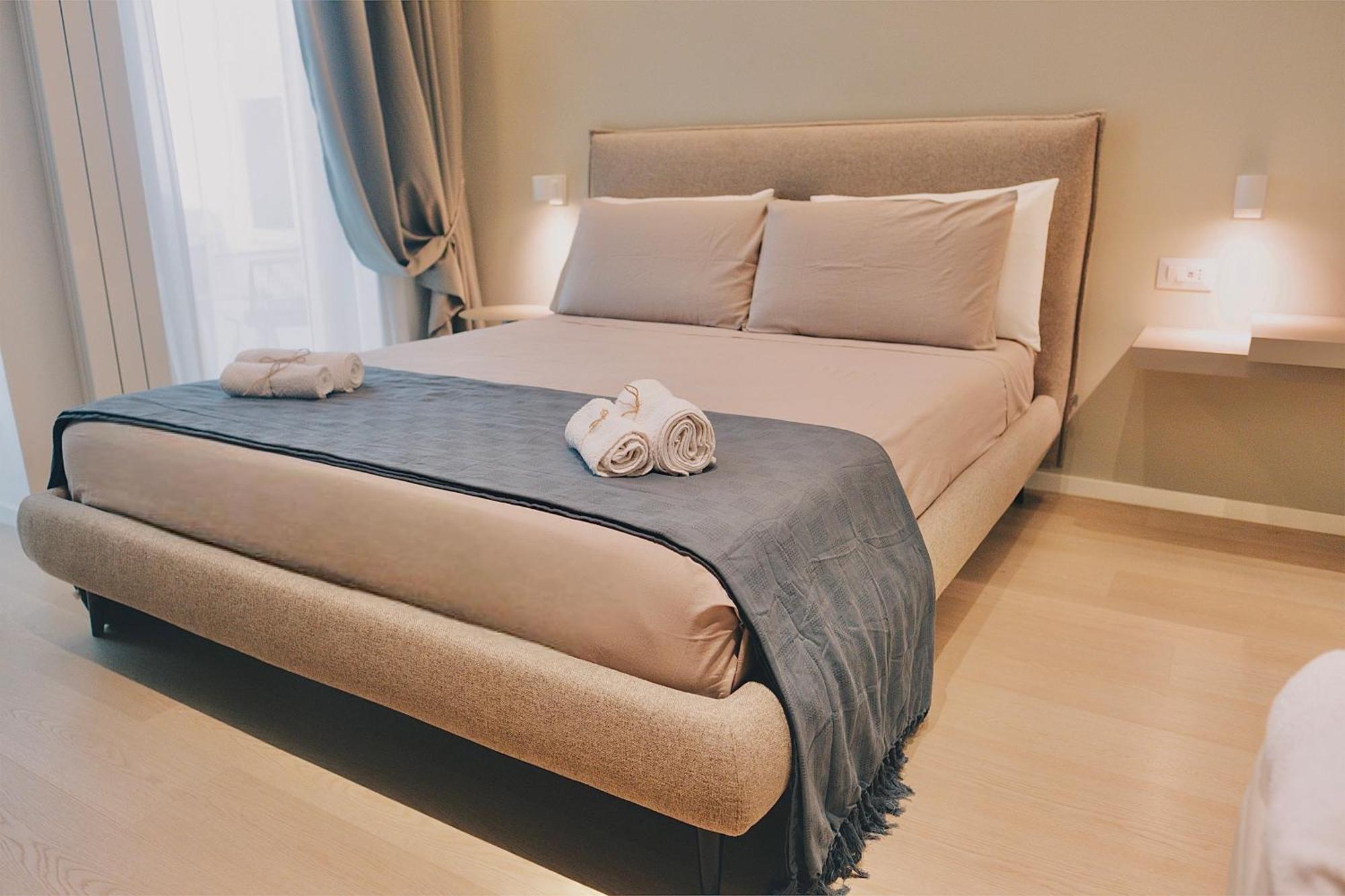 18Zero2 Luxury Rooms Bari Kültér fotó